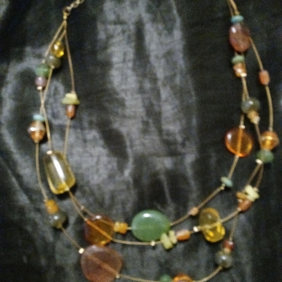 🎉3 Layer Natural Stone Beaded Necklace - Picture 3 of 7